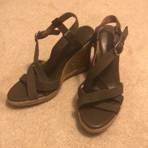 Banana Republic Wedge Sandal, Olive Green - Size 6